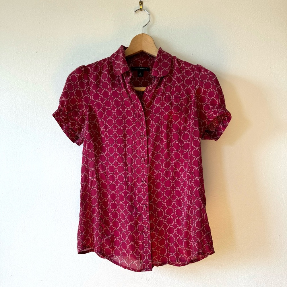 Banana Republic Cranberry Red Silk Blouse with Circle Pattern Size Small - Picture 2 of 6